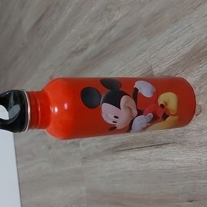 Disney Mickey Mouse stainless steel water bottle. Holds 750ml